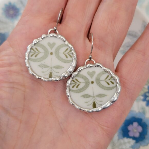Franciscan Heritage Broken China Soldered Earrings - Picture 4 of 4